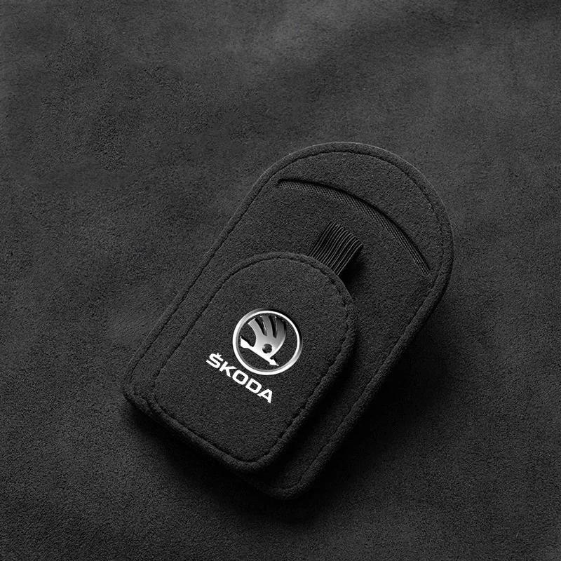 HLLQ9 Multifunction Car Sun Visor Glasses Clip Magnetic Sunglasses Holder for Skoda Karoq Rapid Fabia Kamiq Yeti Octavia Superb Kodiaq