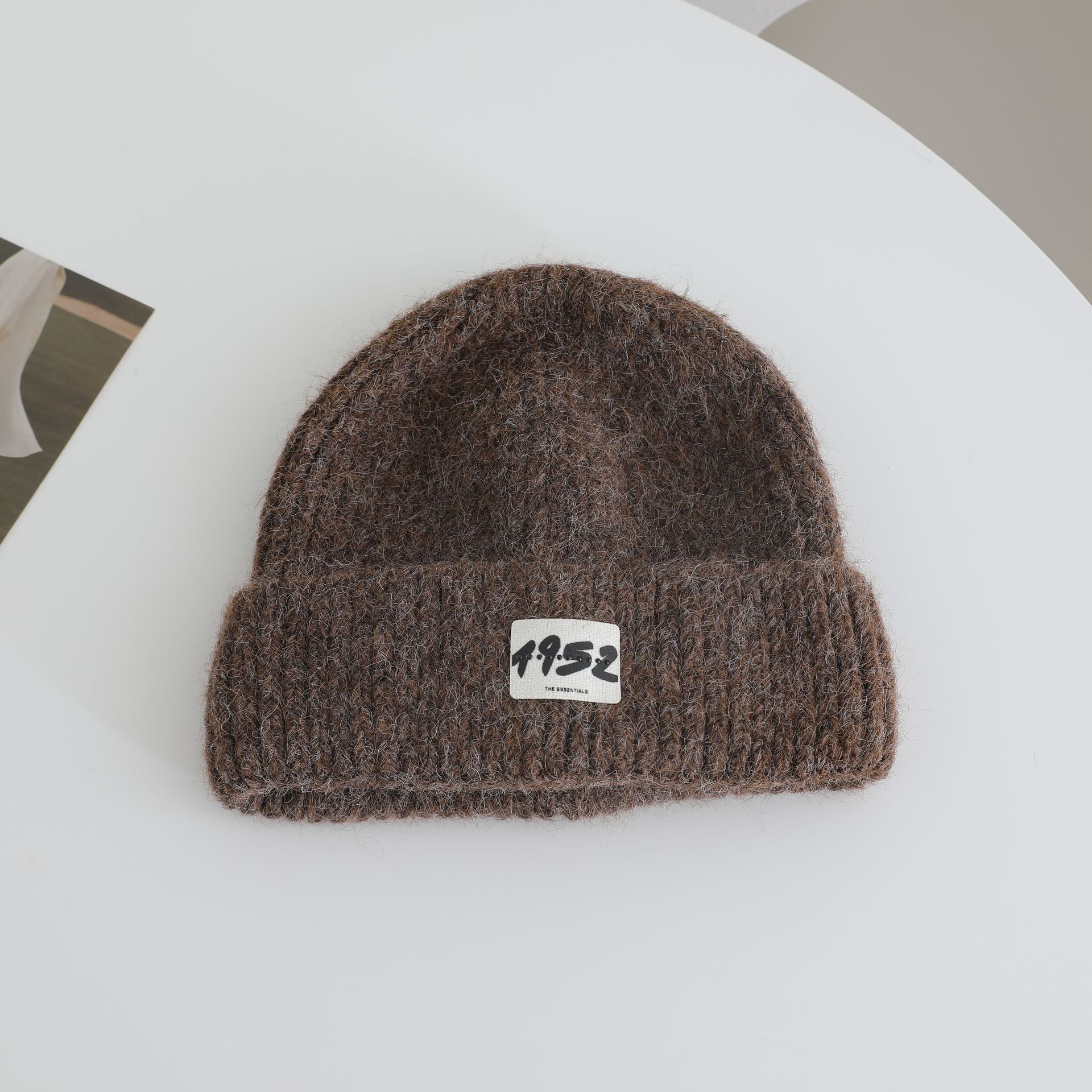 

Japanese Simple Letter Pattern Labeling Knitted Hat for Women in Autumn and Winter New Warm and Thickened Cold Hat Showing A Small Face one size