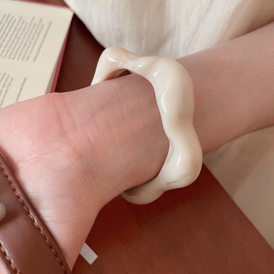 Stylish Acrylic Wide-Face Irregular Bracelet - High-End Design Niche Jewelry