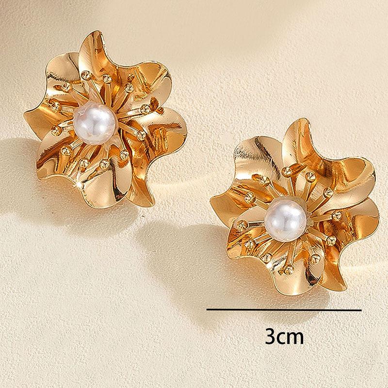 European and American style personalized fashion stud earrings simple winding exquisite earrings light luxury high sense women's earrings
