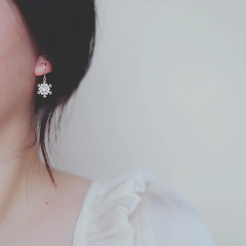 Rose Gold Snowflake Full Drill Zirconia Earrings Exquisite Niche Hundreds of Senior Sense of Autumn and Winter Light Luxury Models Earrings Female