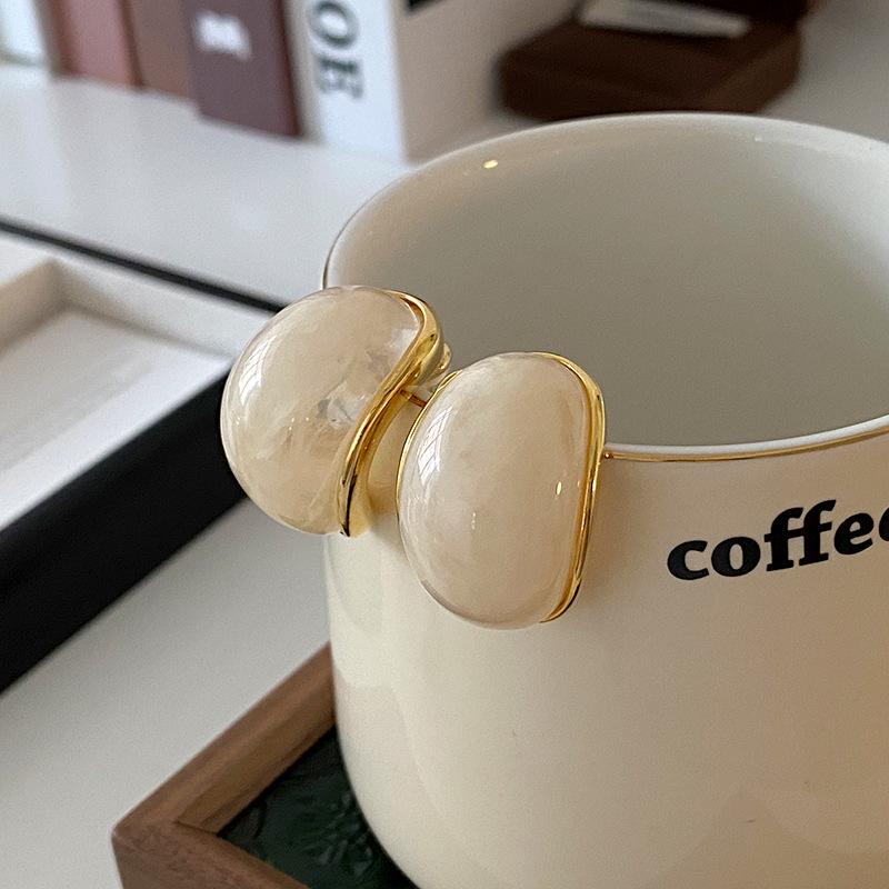 Maillard Water Drop Earrings: 2024 Autumn/Winter Retro High-End Fashion