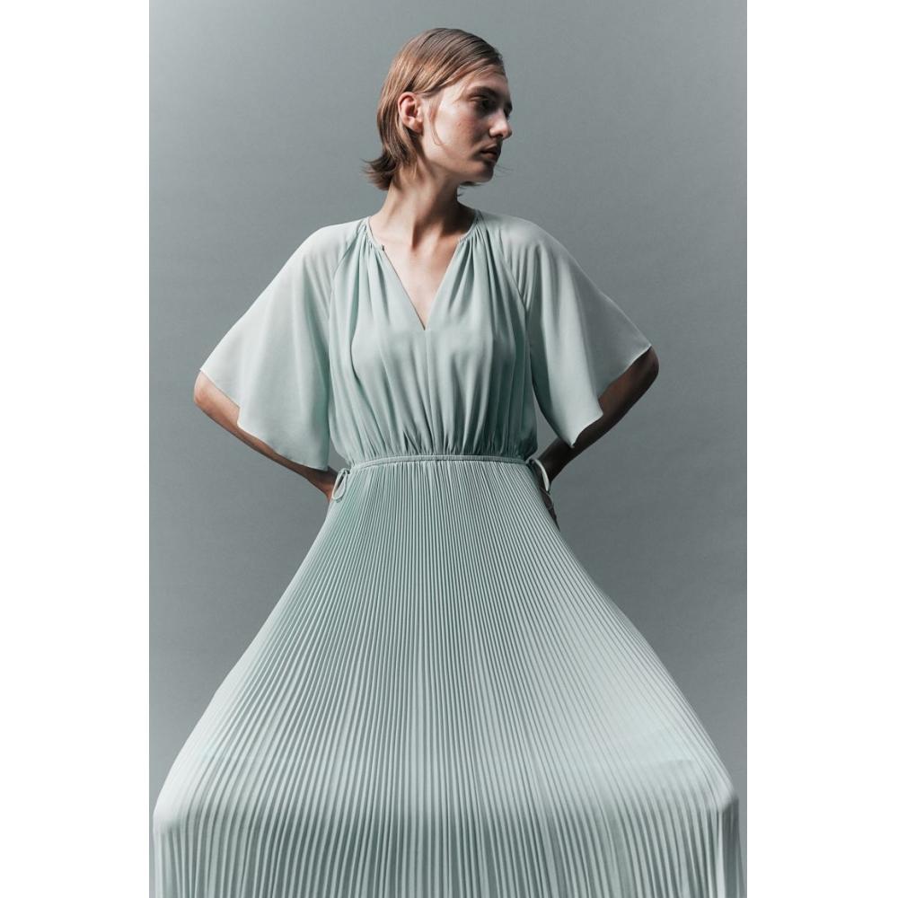 

Плиссированное платье HM с завязками Светло-пыльный бирюзовый