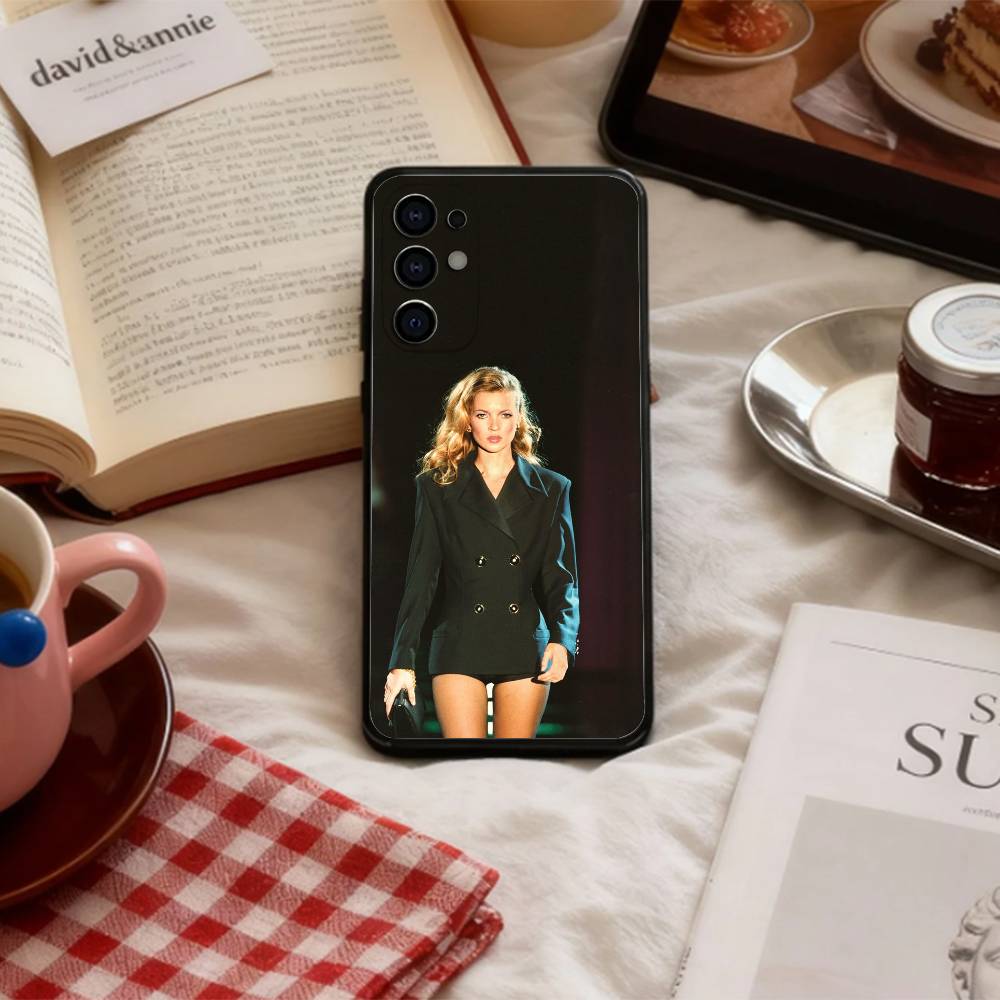 

90s Brit Retro K-Kate M-Moss Phone Case For Samsung S 25,24,23,22,30,21,10,9,Ultra,Plus,Lite,FE,4,5 G Soft Black Case Samsung S26ULTRA