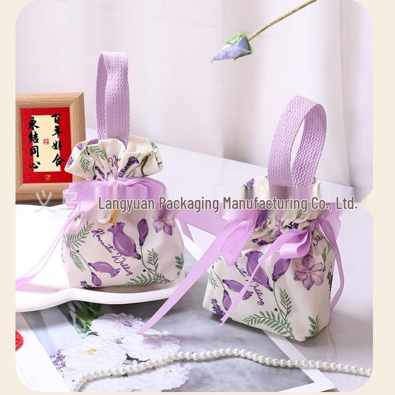 Hochzeits-Süßigkeitstüten im chinesischen Stil und knitterfreie Handtaschen-Gastgeschenke