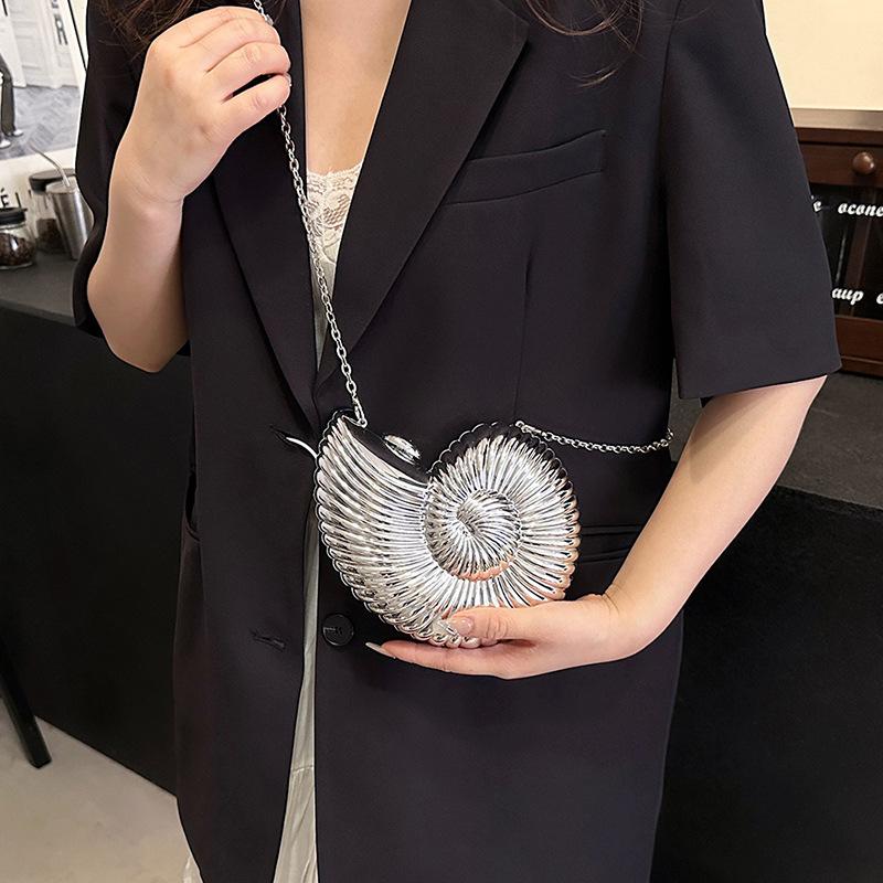 Exquisite small fresh personalized conch pvc plaid women's chain small square bag 24 summer new shoulder messenger bag