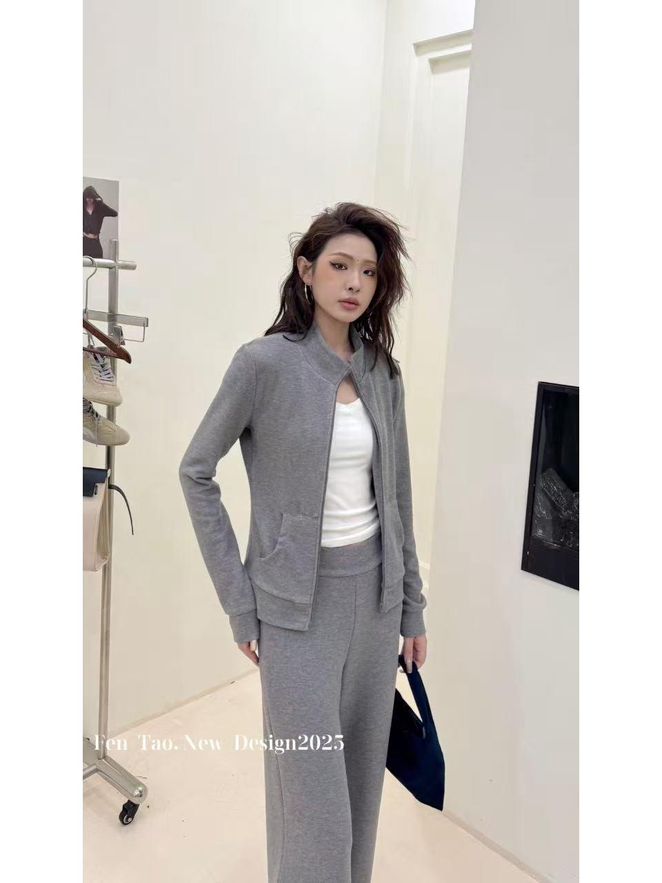 

Women s Slim Fit Wool Sports Suit - Jacket & Straight-Leg Pants, 2025 Trend Small светло-серый