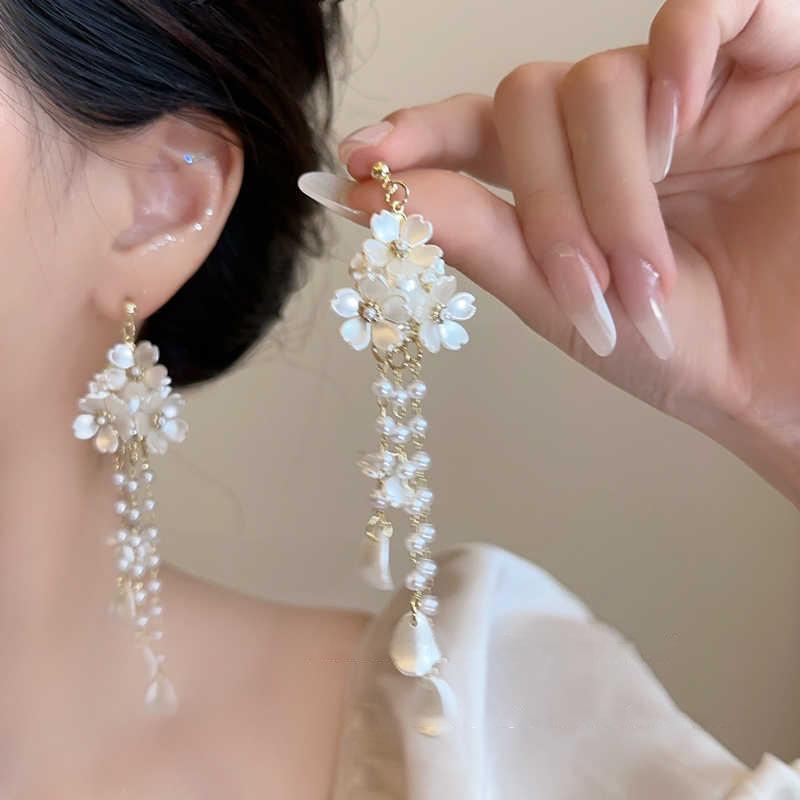 2025 Trendy Large Earrings: Simple, Cool, Versatile - Perfect for Round Faces