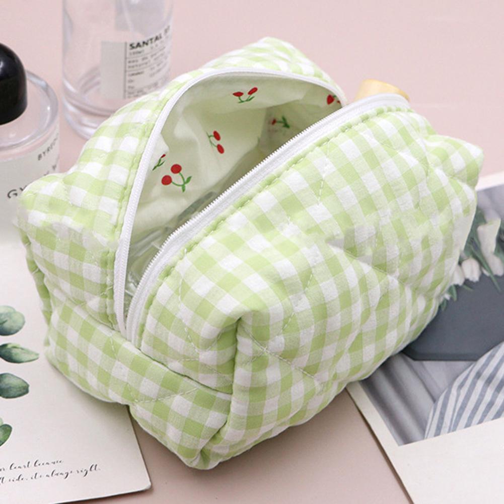 Women Skincare Pouch Large Capacity Quilted Checkered Makeup Bag Lady Makeup Bag Purse Lightweight for Cosmetics Makeup Brushes