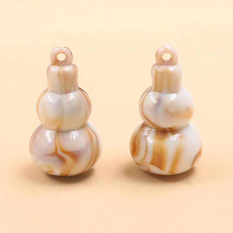 Gradient Gourd Pendants: 6 Multicolored Resin Charms (18x31mm) for Bags, Phones, and Clothing.
