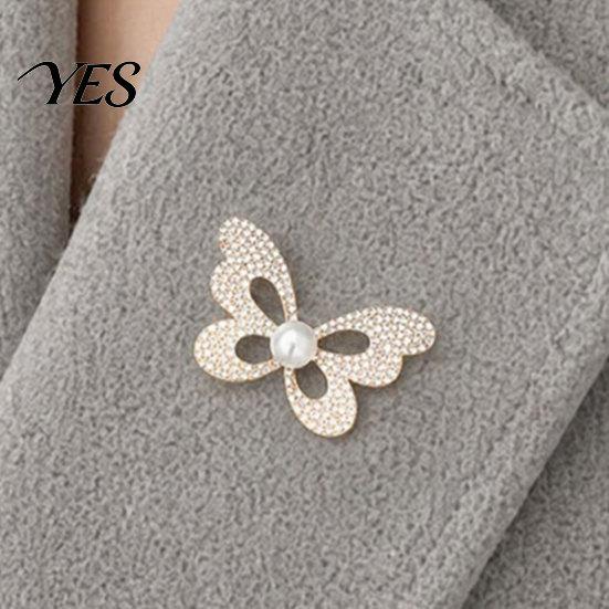 Faux Pearl Butterfly Pin Brooch Pin, Hollow Shape Lapel with Imitation Pearls Cubic Bridal Zirconia Decor, Versatile Decorative Badge for Suits Coats