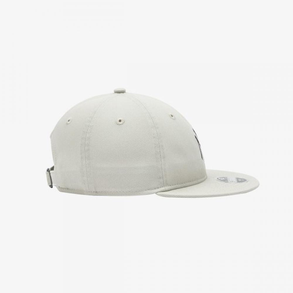New Era Kids New York Yankees Basic Outline Retro Crown Strapback