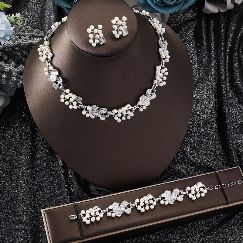 Shiny Jewelry Set - Exclusive High-end Necklaces with Luxurious Style.