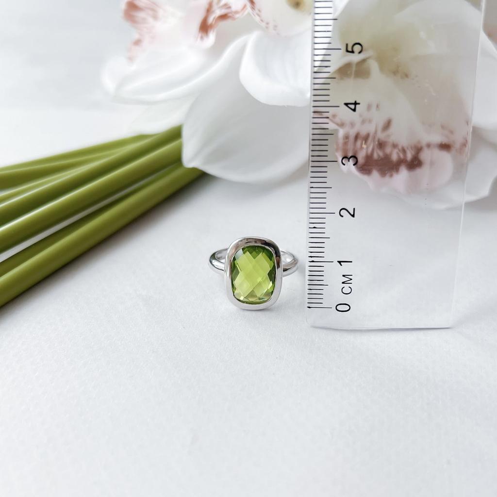 Серебряное кольцо с хризолітом 6.933ct, вес изделия 4,06 гр (2150701)