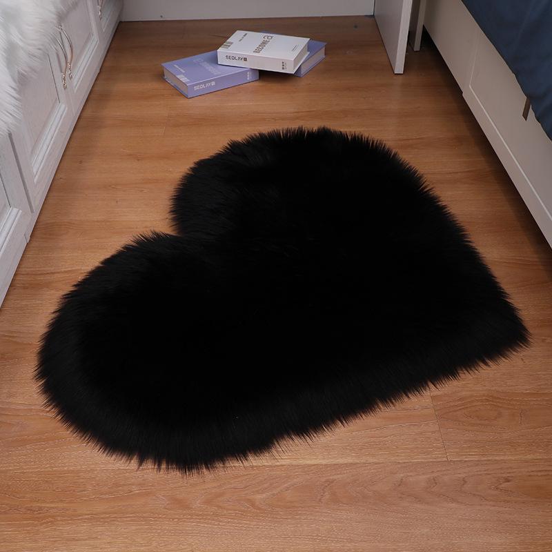 Heart-Shaped Plush Imitation Wool Rug and Cushion for Living Room or Bedroom
