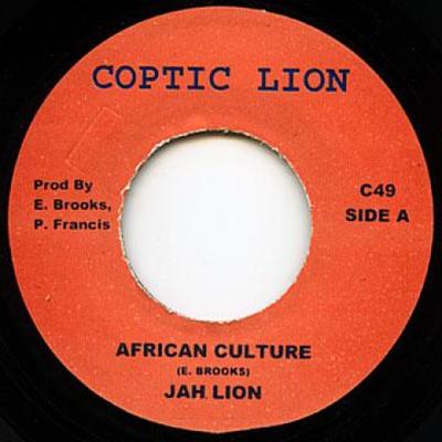 7-tums Skiva JAH LION (JAH LLOYD) - Afrikansk Kultur / Version C49 Koptiskt Lejon Storbritannien Reggae, Ska & Dub Använd