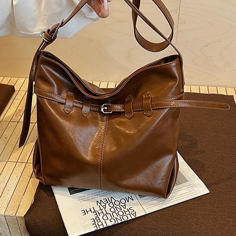 Retro large-capacity tote bag women's 2025 new fashion high-end commuter big bag design single shoulder messenger bag