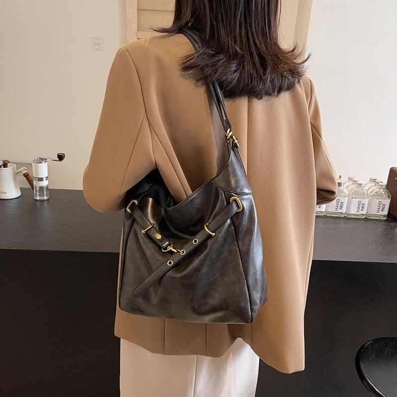 2025 New Maillard Large Capacity Shoulder Bag Autumn and Winter Versatile Backpack Women's Commuter Tote Bag