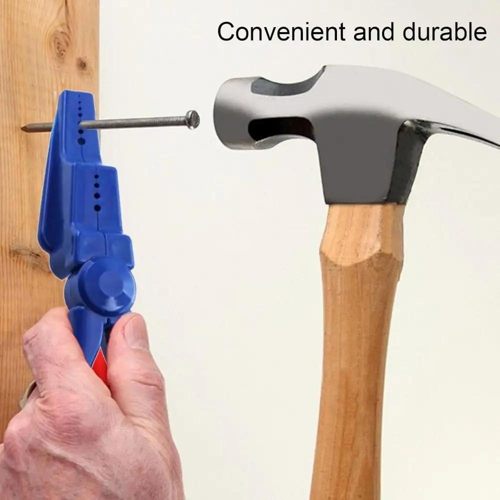 

A Plastic Safety Finger Protector And Joint Clamp for Securing Fingers, Designed for Striking Easily Displaced Nails And Screws синій