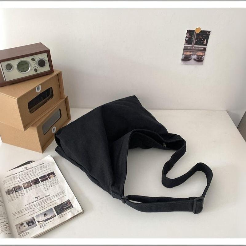 New Season Japanese Style Messenger Bag Made Of Canvas Thickened Sturdy Retro Men Bag