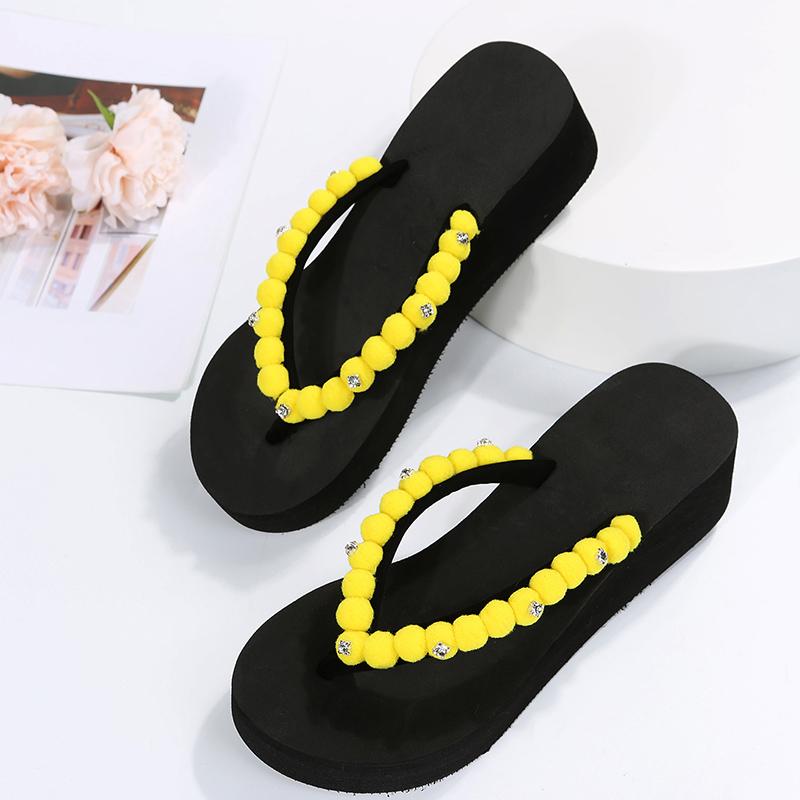 Fashion Casual Yarn Ball Decoration Flip Flops Women 2025 Summer Round Toe Black Wedge Heels Slippers Comfortable Non Slip Beach Sandals
