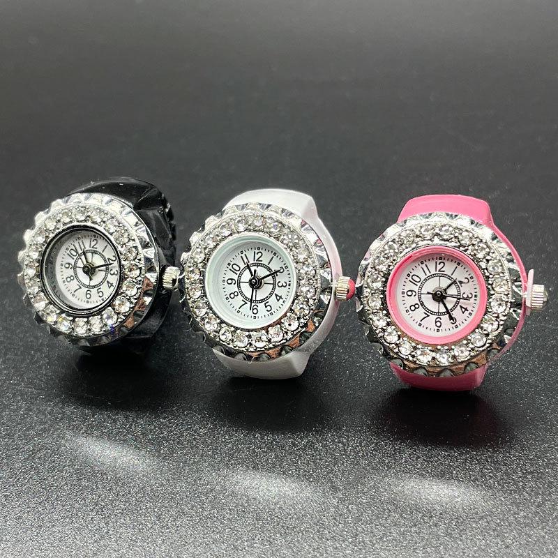 **Diamond Ring Watch**: Stylish Unisex Ring Watch Adorned with Diamonds, a Trendy High-end Accessory for Men and Women.