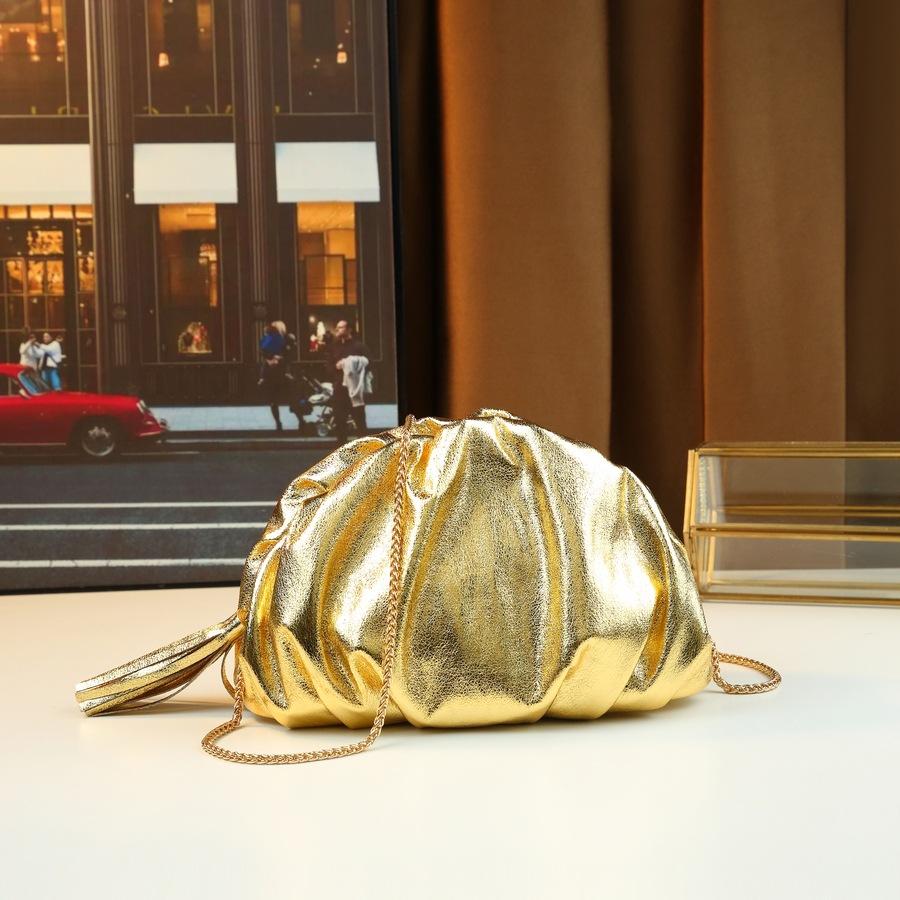 beautiful messenger French niche small bag women's bag 2025 new simple pleated shell bag