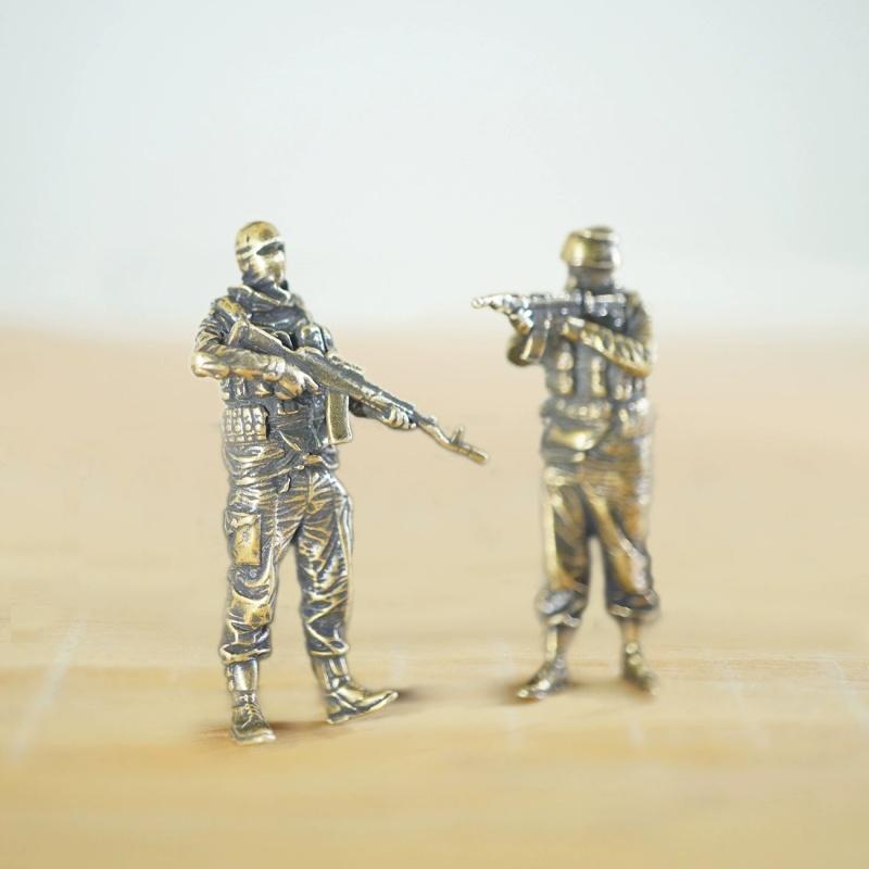 White Copper Brass Military Soldier Figurine Model Desktop Ornament Gift for Lovers of the Armed Forces