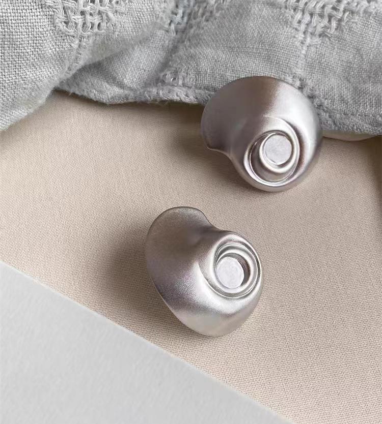 Versatile Abstract Seashell Stud Earrings in 925 Silver - Minimalist Light Luxury
