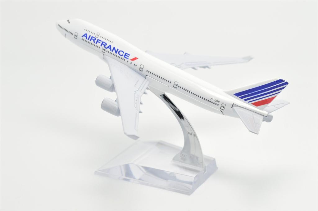 TANG DYNASTY 16cm Air France Boeing B747 Alloy Airplane Model Toy 1/400