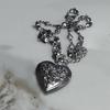Heart Locket Necklace Featuring Delicate Engravings Vintage Neck Jewelry Fashion Accessory for Modern and Retro Styles