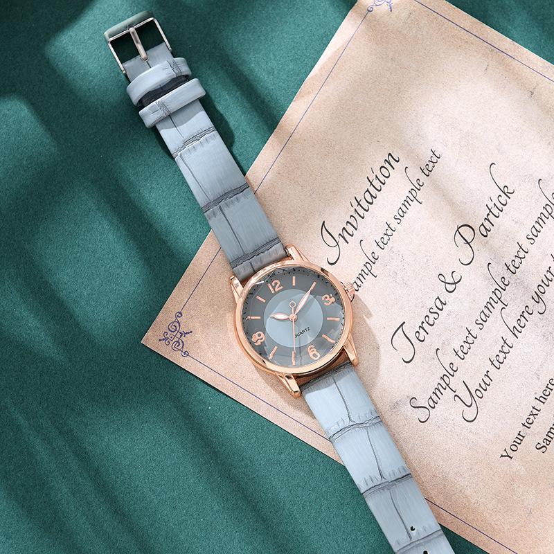 Women's Crocodile Pattern Leather Quartz Watch with Inner Shadow Numerals