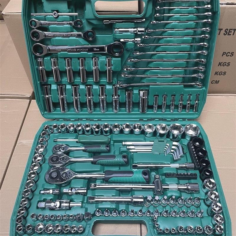 German 121-Piece Multi-Function Car Repair Socket & Ratchet Wrench Set