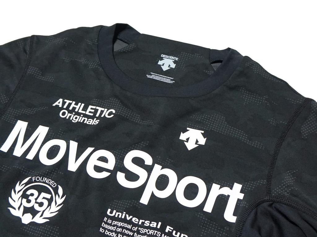 Descente Move Sport MOTION FREE FIT Graphic Short Sleeve and Shorts Set Black X T-Shirt (DMMSJA50/DMMSJD80) (M, Black)