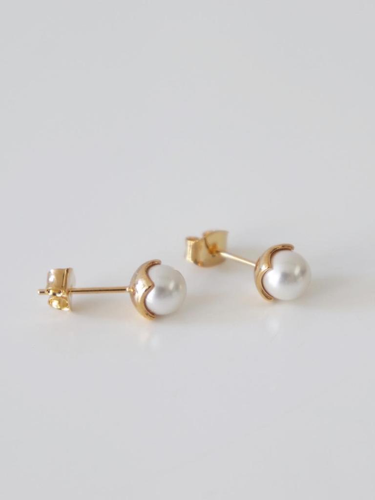 Elyona Elyona Light Back Pearl Earrings Daily 6Mm Pearl Earrings (Gold/Silver)