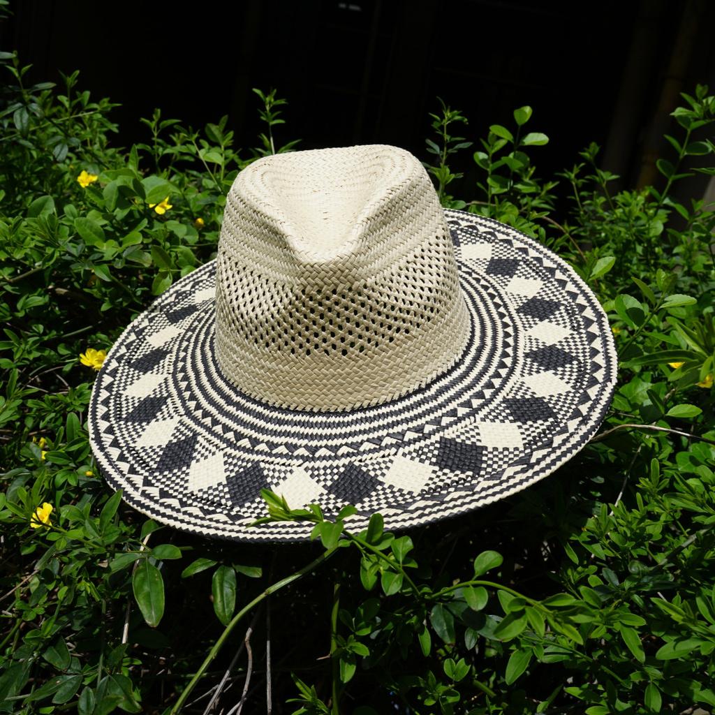 Retro Schwarz Beige Breitkrempiger Urlaubs-Jazz-Zylinder Strohhut Sommer Herren- und Damen-Sonnenschutz Sonnencreme Strand Webhut