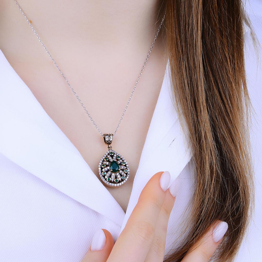 Collier pendentif en argent en pierre émeraude fabriqué à la main 925K, design ottoman unique, cadeau de bijoux turcs parfait pour elle