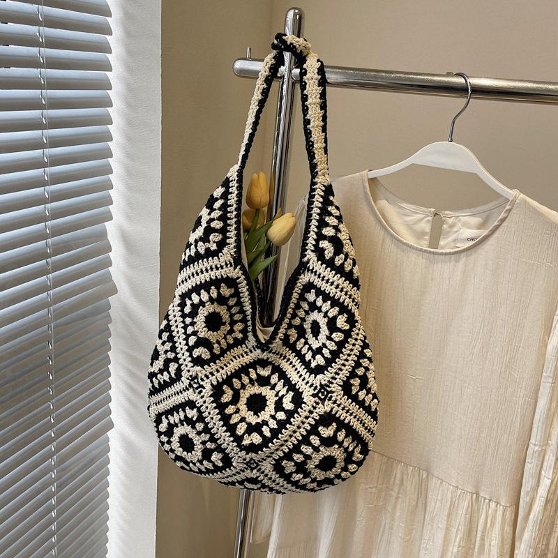 Large capacity bag women's new fashion versatile literary woven straw bag seaside vacation beach bag