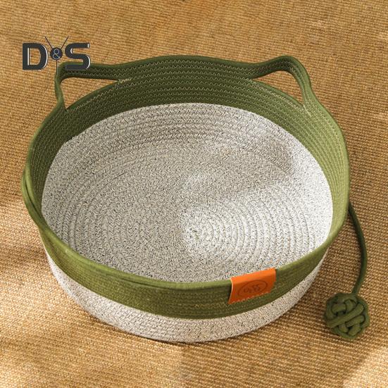 Cesta de corda trançada para gatos, cama de gato trançada à mão, tapete arranhador interativo para gatos com bola de brincar para gatos e filhotes de coelho dentro de casa