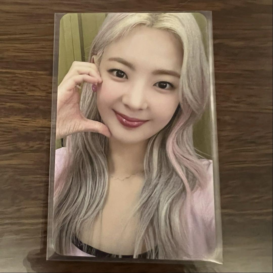

[USED] ITZY Rear CAKE Showcase SC Attendees Only Trading Card