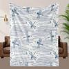 1 Stück Gemütliche Libellen-Thema HD Digitaldruck Flanell Decke, Weiches & Atmungsaktives Polyester, Elegantes Blau-Weißes Muster Design