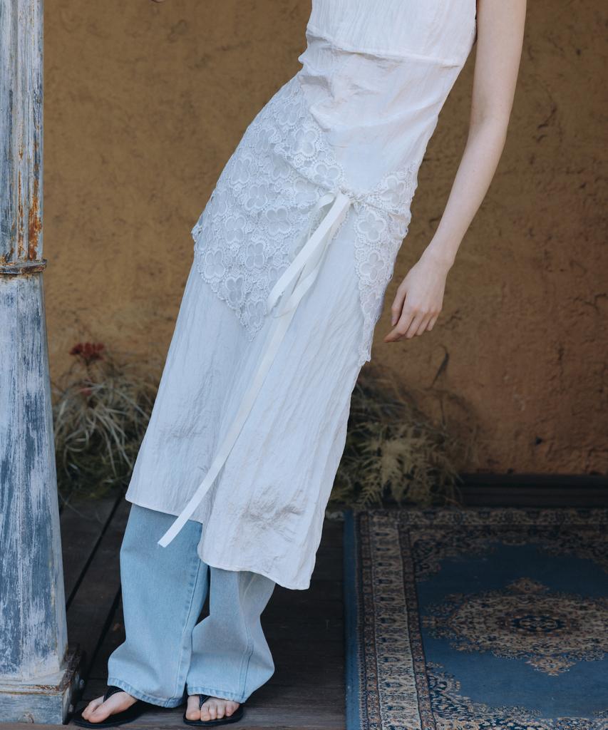 Annies Well V-Neck Dress (Ivory)