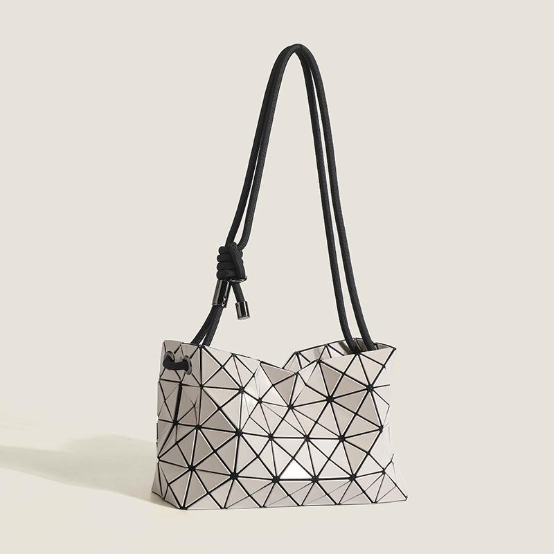 2026 Trendy Geometric Rhombus Women's Shoulder Bag: Fashionable, Simple Drawstring Design