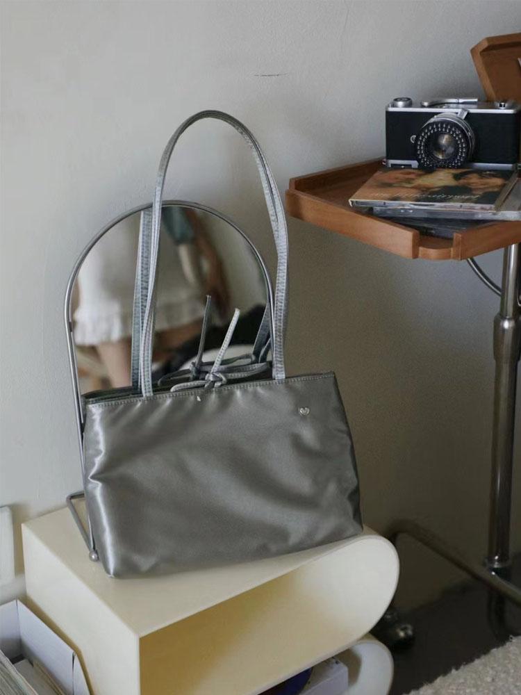 

Women Satin Small Handbags Fashion Ladies Summer Underarm Bag Purse Shoulder Bag