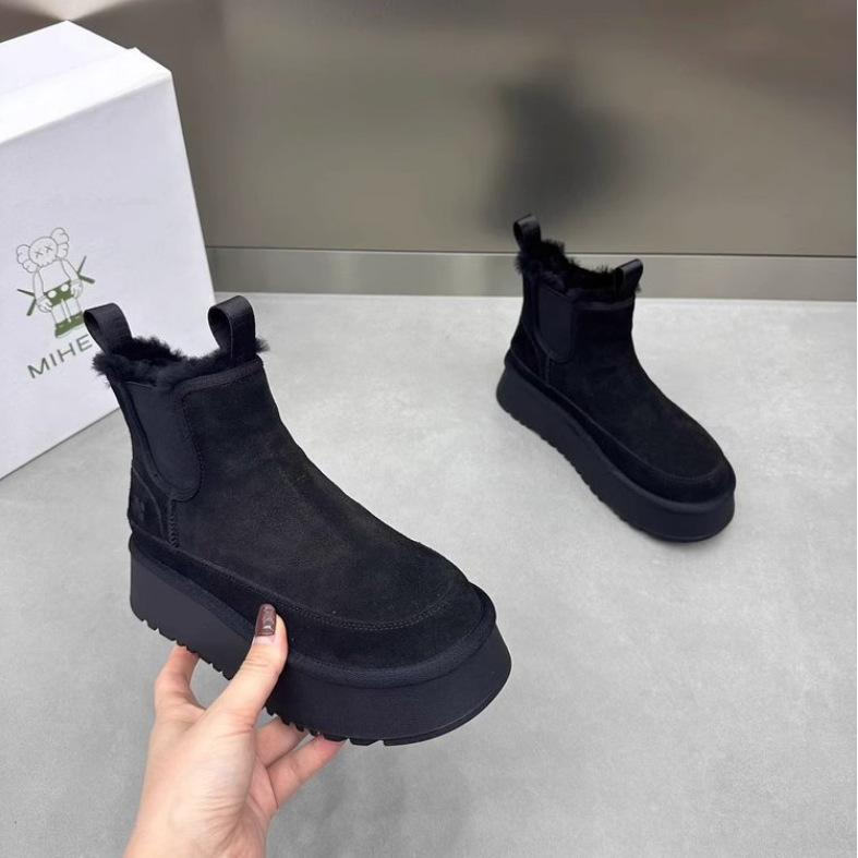 מגפי שלג לנשים עם סוליה עבה ופרווה משולבת, מגפי חורף קצרים חדשים לשנת 2025, נעלי כותנה צפון-מזרחיות חמות, עבות ומרופדות