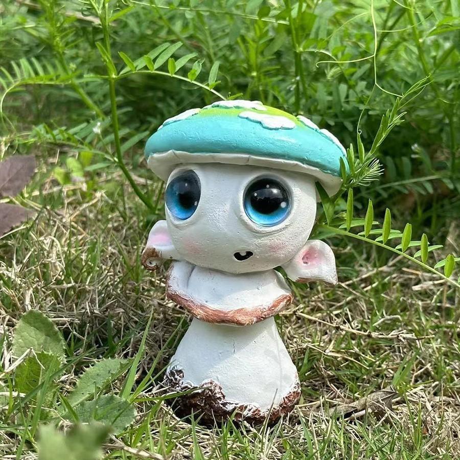 Adorable Mushroom Elf Resin Figurine Charming Home Decor Tabletop Decoration For Garden