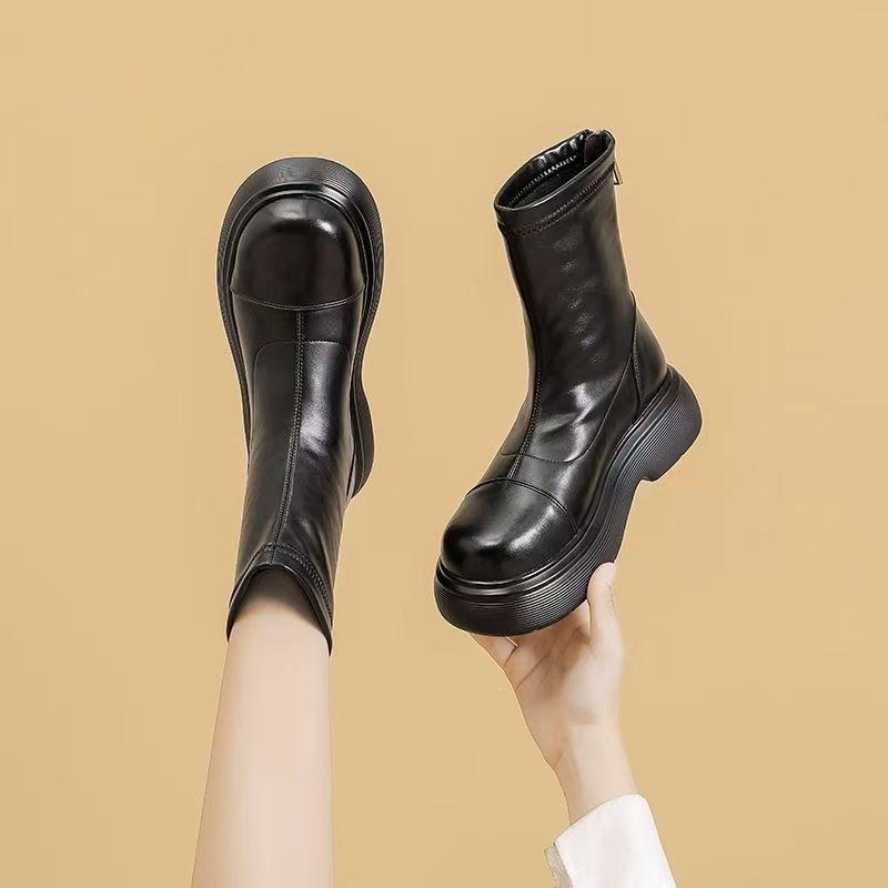 Explosive comfortable and fresh, standing for a long time is not tiring, women's boots niche design sense elegant round-head Martin boots