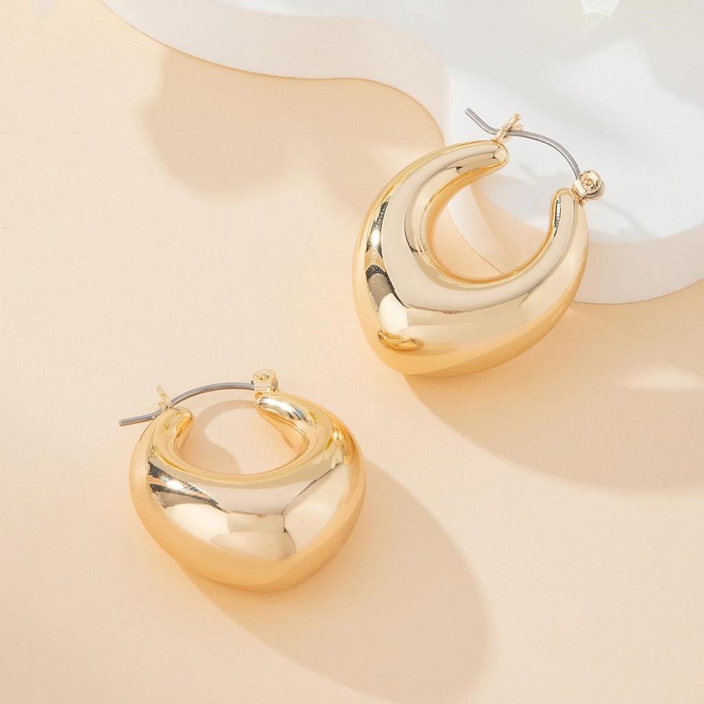 Glossy Gold-Plated Hollow Heart Earrings - Trendy and High-End Fashion Accessory