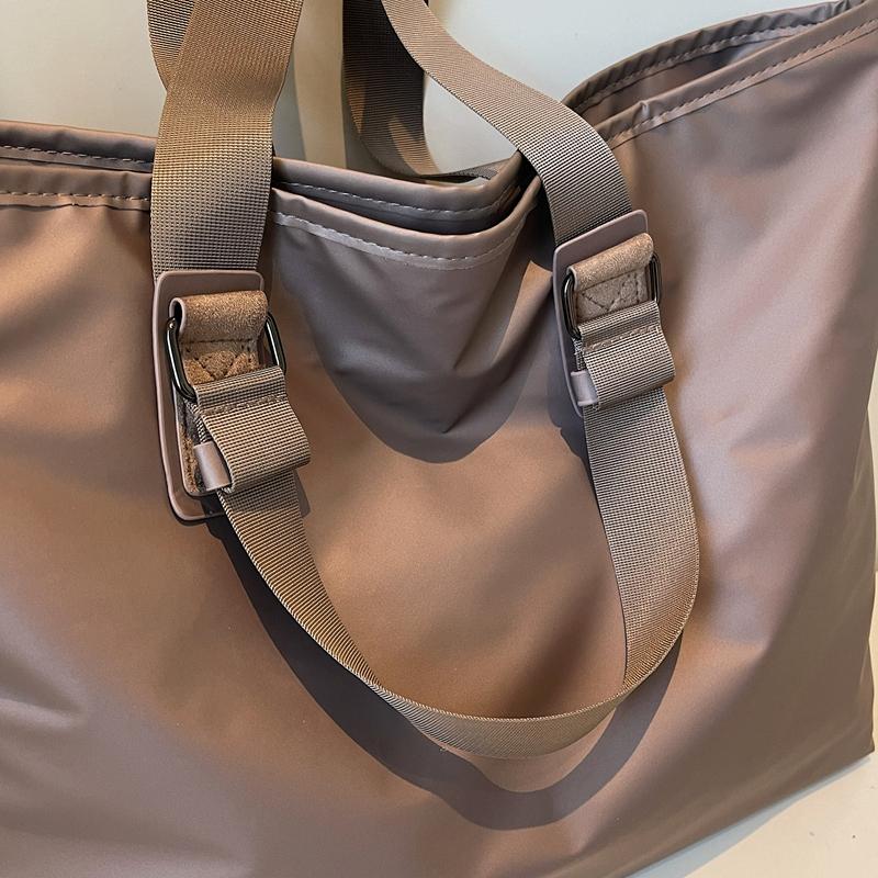 Minimalist Nylon Tote Bag for Women – Large Capacity Shoulder Bag with Adjustable Strap, Perfect for Work & Everyday Use