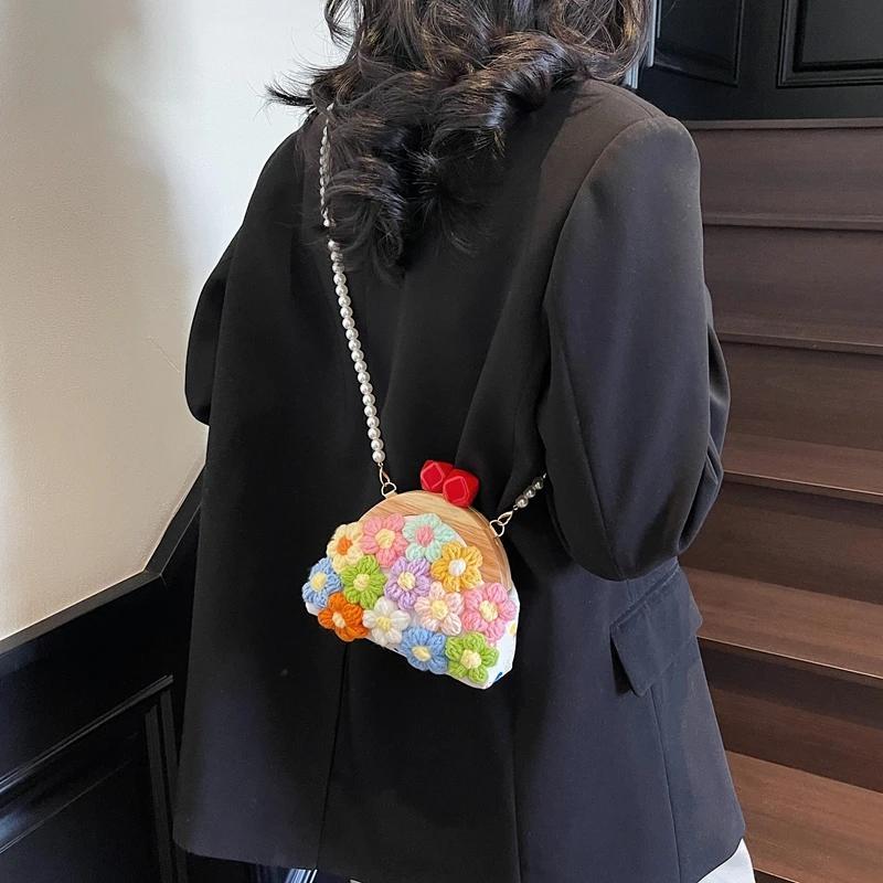 Retro Wooden Clip Purse Handbag Fashion Crochet Bag For Women Trend Simulation Pearl Chain Crossbody Bag Lady Knitting Handbag Purse